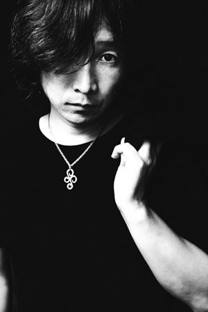 10曲で振り返る浅井健一のソロキャリア、その魅力（1/2）